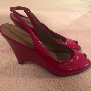 Tahari peep toe wedges